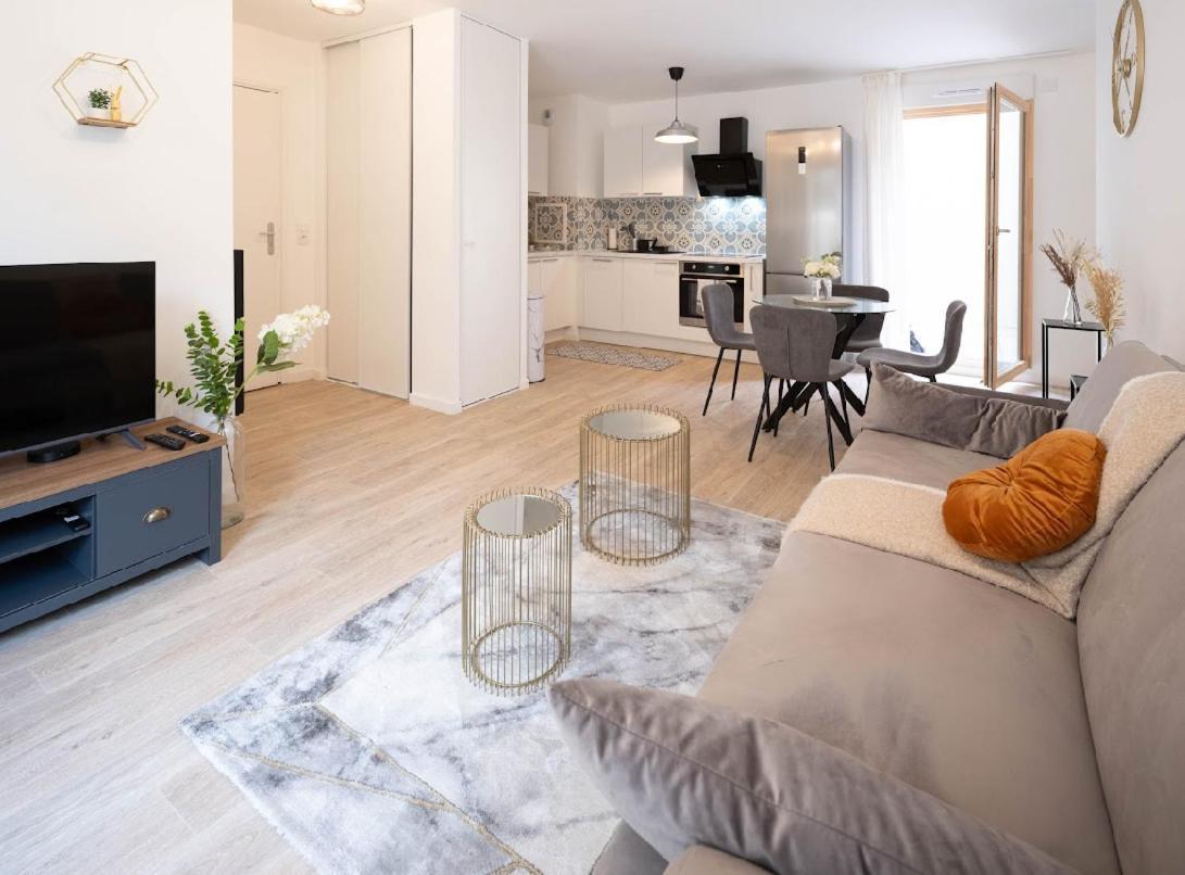 Sejour Unique A Pierrefitte Apartment Exterior photo